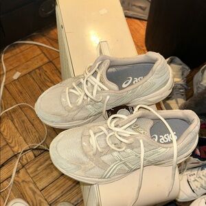 ASICS Men's Cream Athletic Shoes